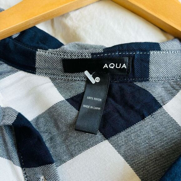 Bloomingdale’s | AQUA rails soft button down blue and white blouse‎ top size XS - Picture 5 of 5